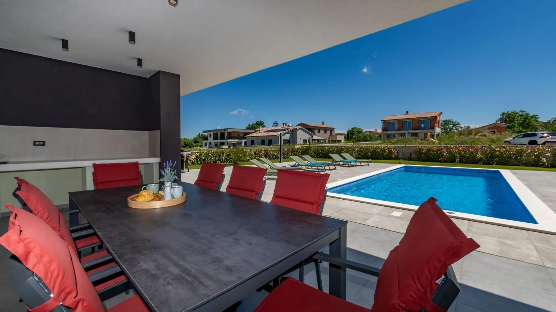Villa Alba, A Luxurious And Beautiful Villa Near The Sea Šišan