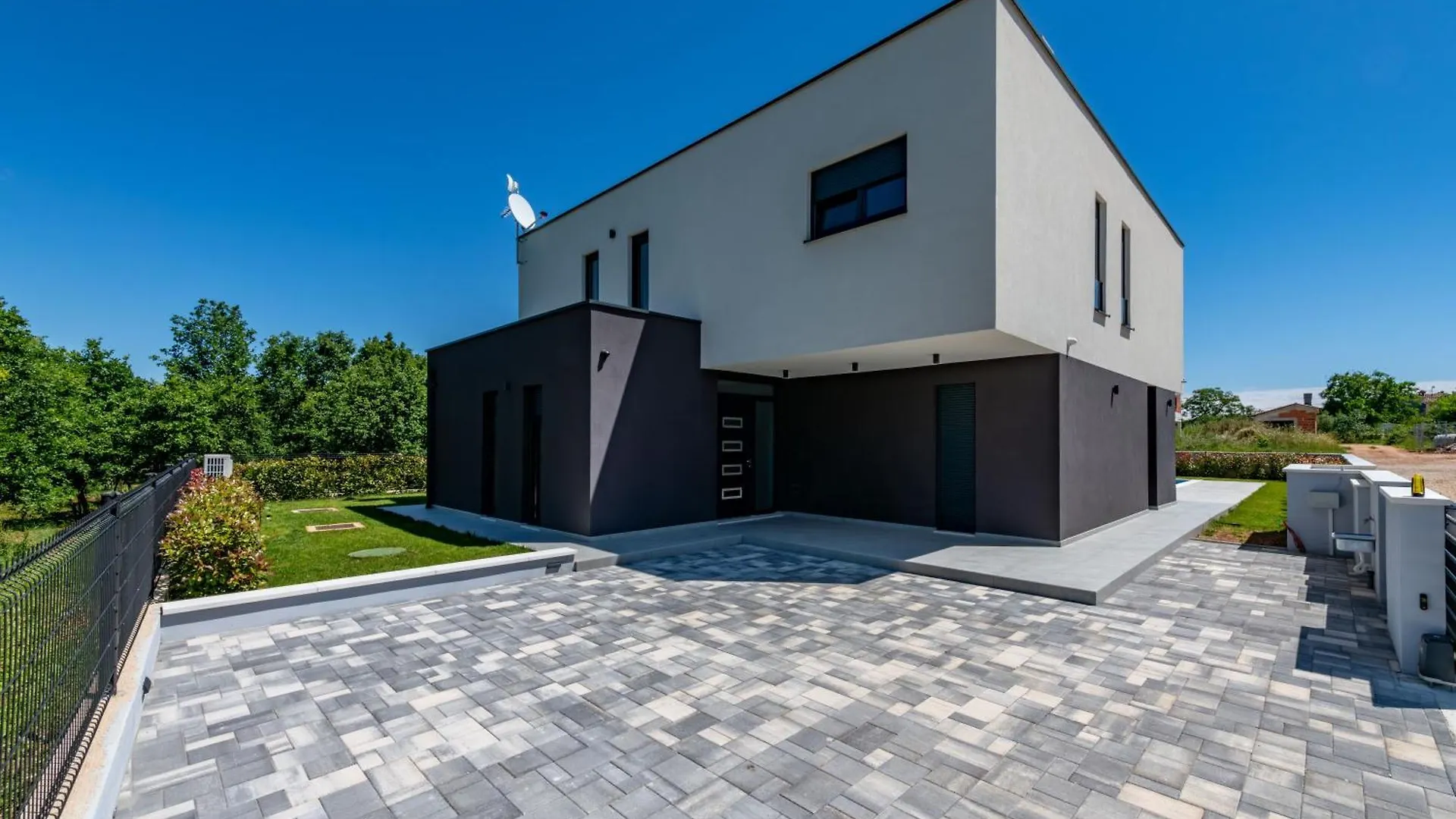 Villa Alba, A Luxurious And Beautiful Villa Near The Sea Šišan
