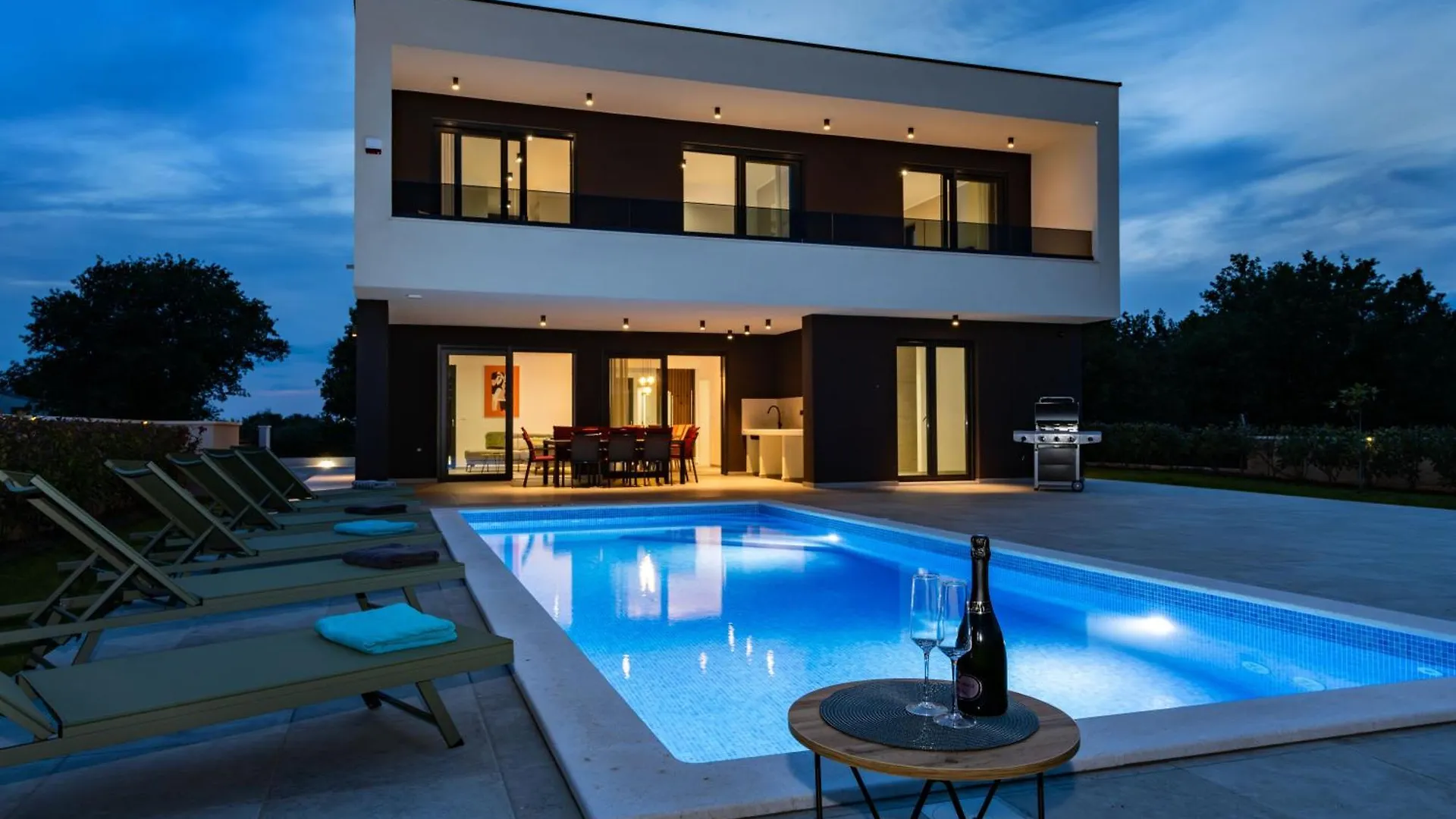 Villa Alba, A Luxurious And Beautiful Villa Near The Sea Šišan